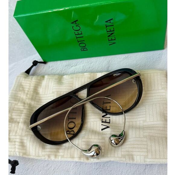 NEW Bottega Veneta BV1273S Drop Earring Sunglasses in Black display picture 1